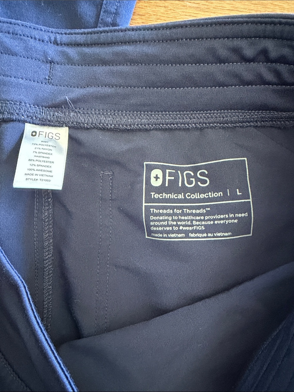 Figs Women’s Scrub Set in Navy Blue - Picture 7 of 9